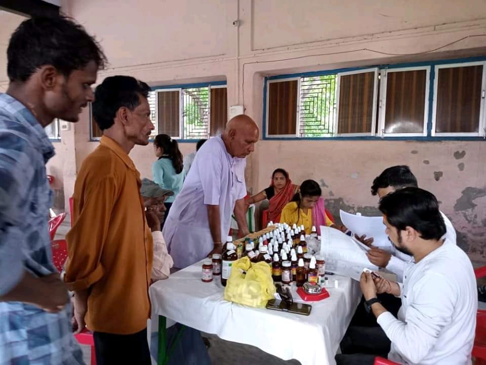 RVSVR Foundation Trust द्वारा निःशुल्क होम्योपैथिक चिकित्सा शिविर एवं मुफ्त दवा वितरण